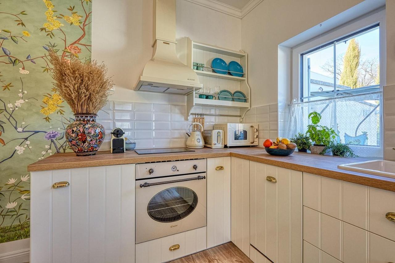 The Doors Boutique Apartments Mosonmagyaróvár Dış mekan fotoğraf